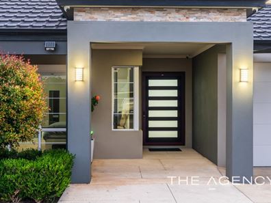 4 Riverina Parade, Lake Coogee WA 6166