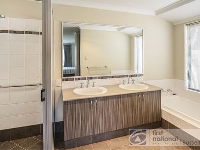 16 Sparrow Crescent, Broadwater WA 6280