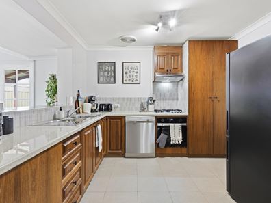3 Midhurst Street, Camillo WA 6111