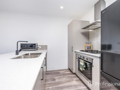 18 Gambier Grove, Eglinton WA 6034