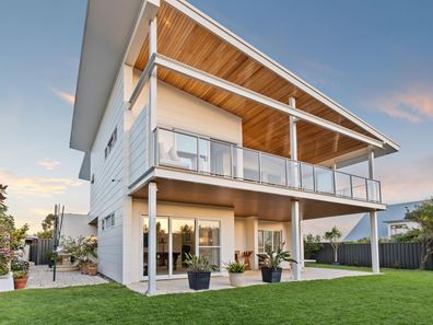 14 Hackney Way, Yanchep WA 6035
