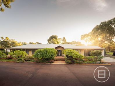 4 The Fairways, Gnangara WA 6077
