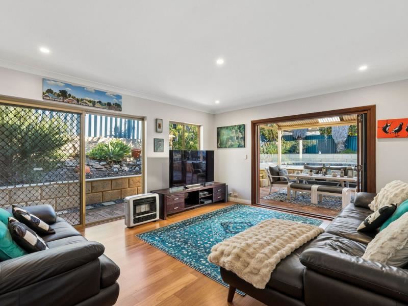54 Pacific Way, Beldon