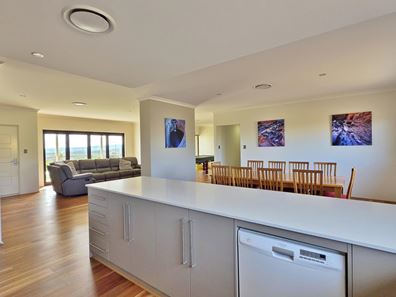 31 Lawrencia Loop, Kalbarri WA 6536