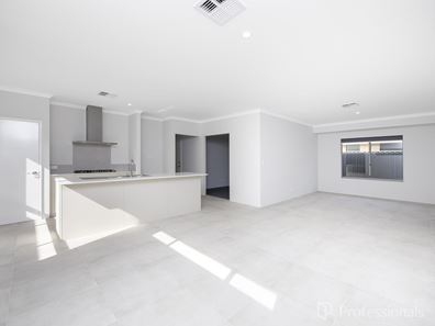 27 Bonfire Chase, Eglinton WA 6034
