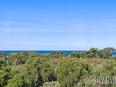 4/8 Collett Place, Guilderton WA 6041