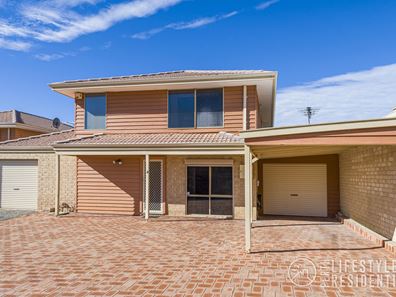 4/8 Collett Place, Guilderton WA 6041