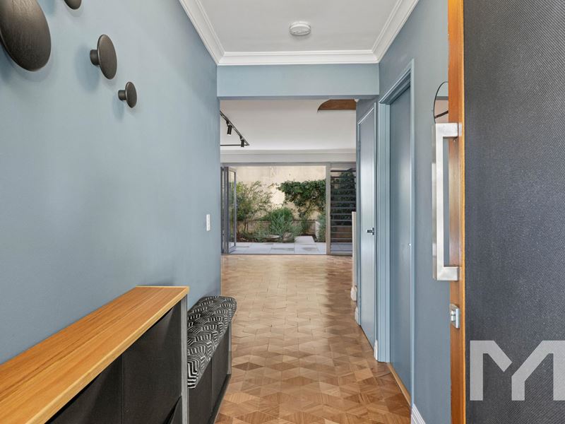 8/98 Stirling Highway, North Fremantle