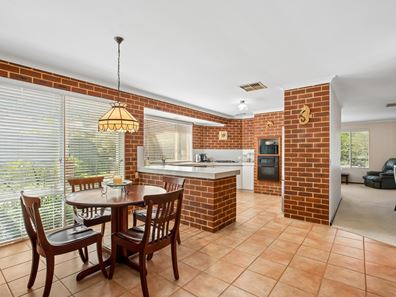 6 Chelmsford Avenue, Port Kennedy WA 6172