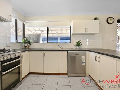 7 Oceanside Drive, Wandina WA 6530