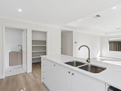 25 Paperbark Road, Sinagra WA 6065