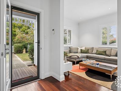 46 Nicholas Crescent, Hilton WA 6163