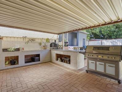 28 Petrel Close, Seville Grove WA 6112