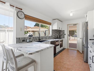 28 Petrel Close, Seville Grove WA 6112