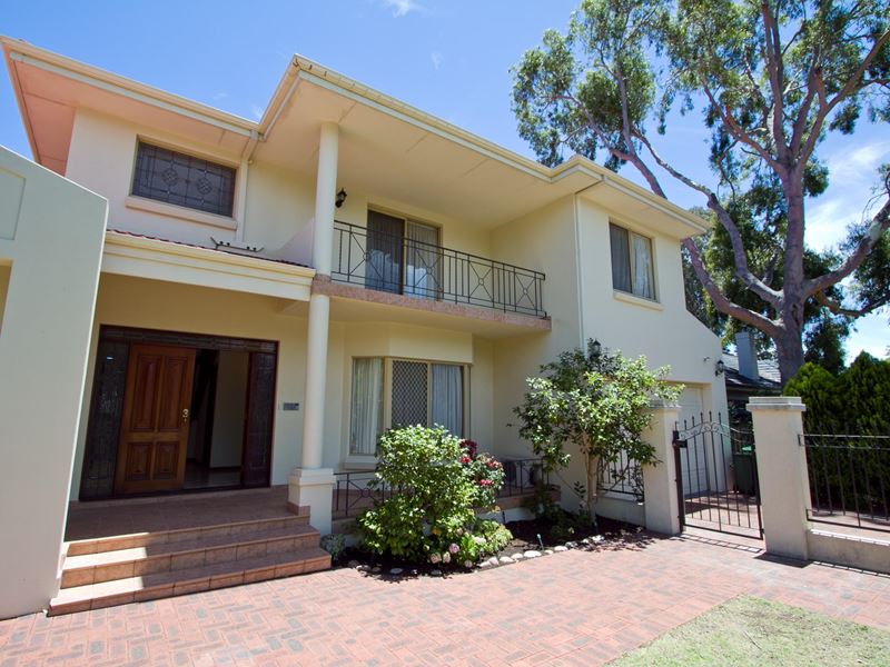 17 Archdeacon St, Nedlands WA 6009