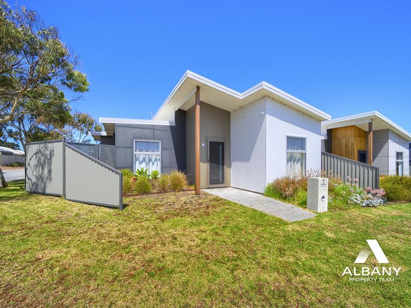 1 Engleheart Drive, Mckail