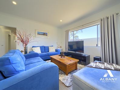 1 Engleheart Drive, Mckail WA 6330