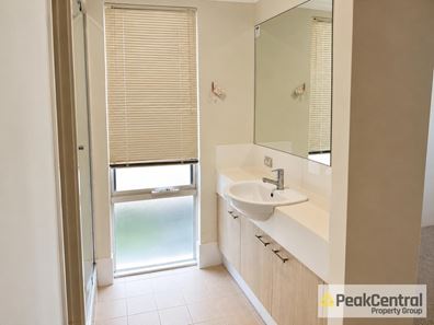 15/27 Barfield Road, Hammond Park WA 6164