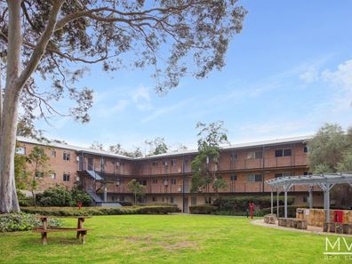 8/15 Friar John Way, Coolbellup WA 6163