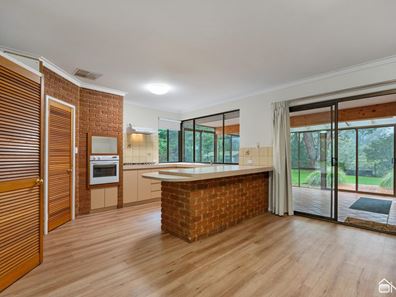 112 Astley Street, Gosnells WA 6110