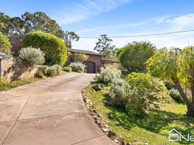 24 Amethyst Crescent, Mount Richon WA 6112
