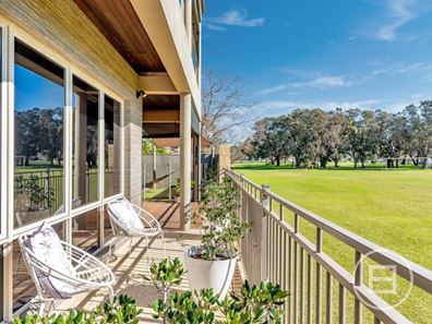 42 Leighton Road East, Halls Head WA 6210