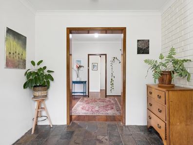 32 Redmond Road, Hamilton Hill WA 6163