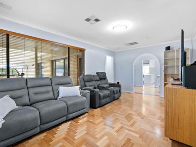 33 Abercairn Way, Parkwood WA 6147