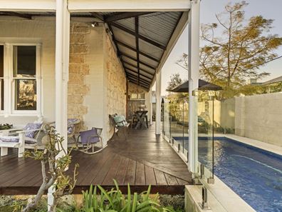 1/2 John Street, North Fremantle WA 6159