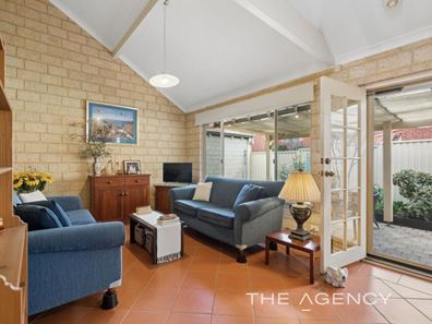 2/28 Waterloo Street, Joondanna WA 6060