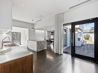 5 Willcock Avenue, Daglish WA 6008