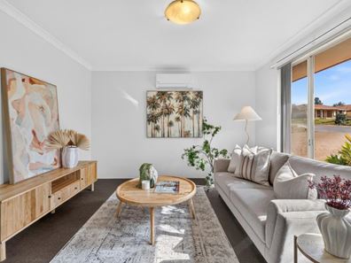 10 Floribunda Avenue, Halls Head WA 6210