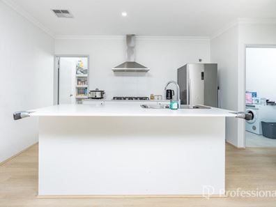 7 Serene Way, Yanchep WA 6035
