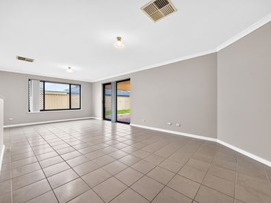 11 Liechardt Loop, Rockingham WA 6168