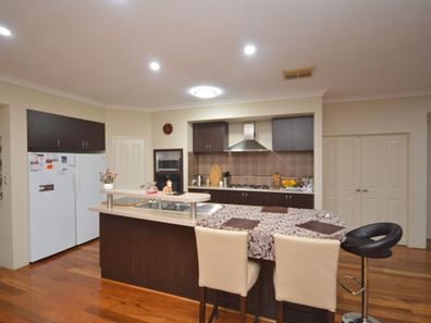 36 Peppertree Close, Wannanup WA 6210