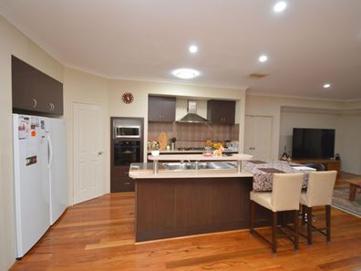 36 Peppertree Close, Wannanup WA 6210