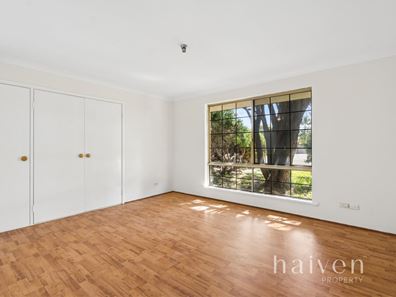 22 Pioneer Drive, Thornlie WA 6108