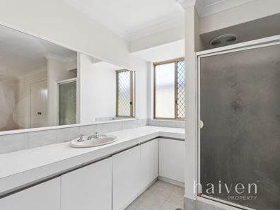 22 Pioneer Drive, Thornlie WA 6108