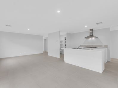 11 Brumlow Way, Lakelands WA 6180