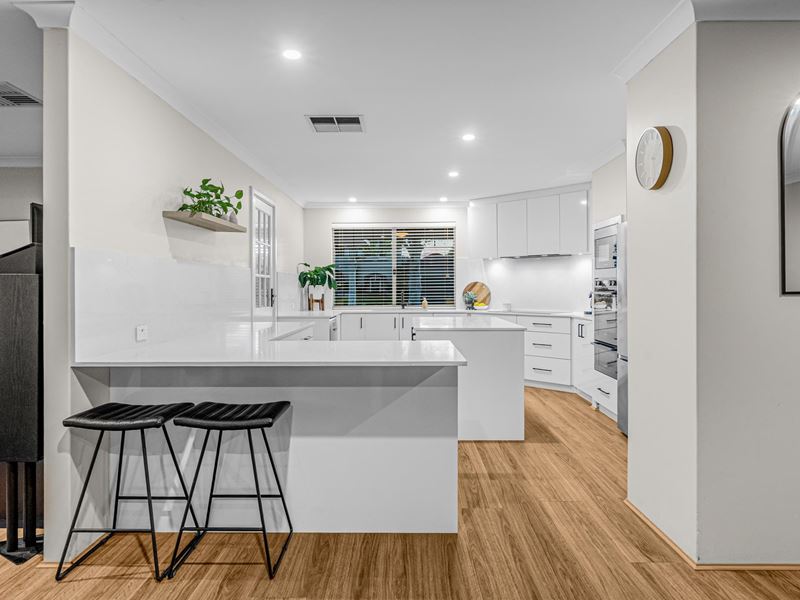 33 Roebuck Avenue, Canning Vale WA 6155