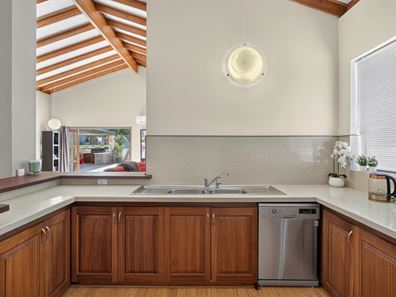42 Ryrie Avenue, Como WA 6152