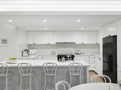 5 O'Mara Boulevard, Iluka WA 6028