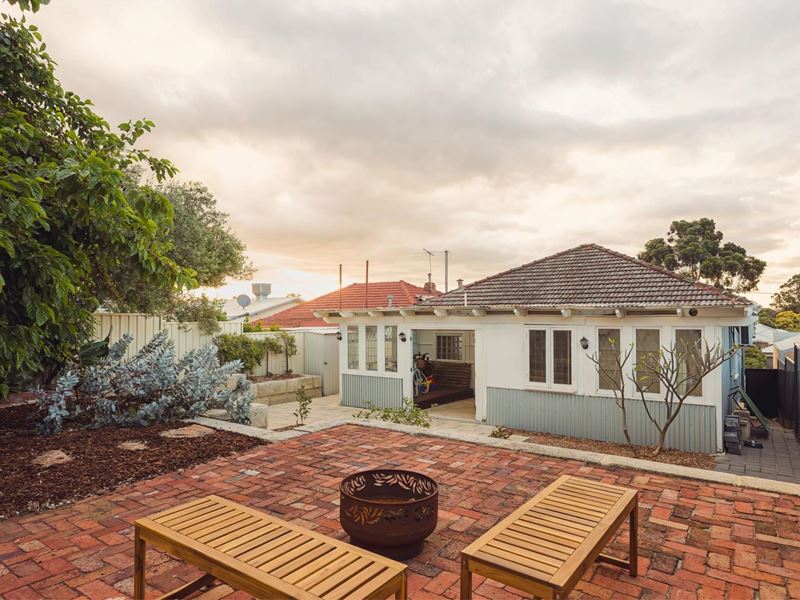36 Broun Avenue, Embleton WA 6062
