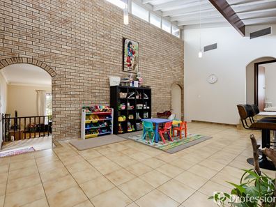 47 Portcullis Drive, Willetton WA 6155