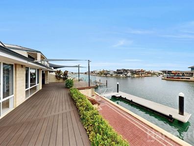 20 Finistere Island Retreat, Halls Head WA 6210