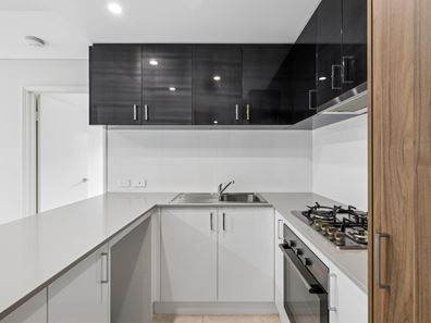 4/389 Daly Street, Cloverdale WA 6105