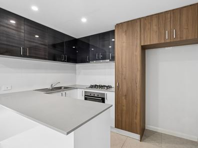 4/389 Daly Street, Cloverdale WA 6105