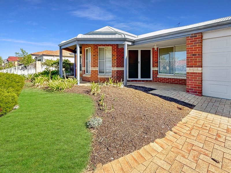 35 Limetree Cct, Mindarie WA 6030