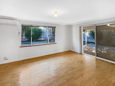 35 Limetree Cct, Mindarie WA 6030