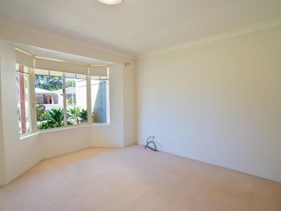 13 Parkland Drive, Warnbro WA 6169
